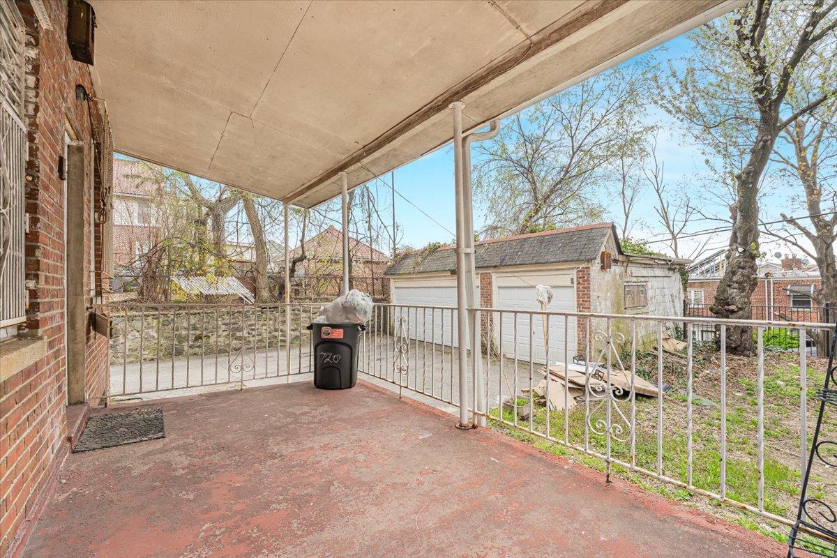 720 E 231st Street, Bronx, NY 10466