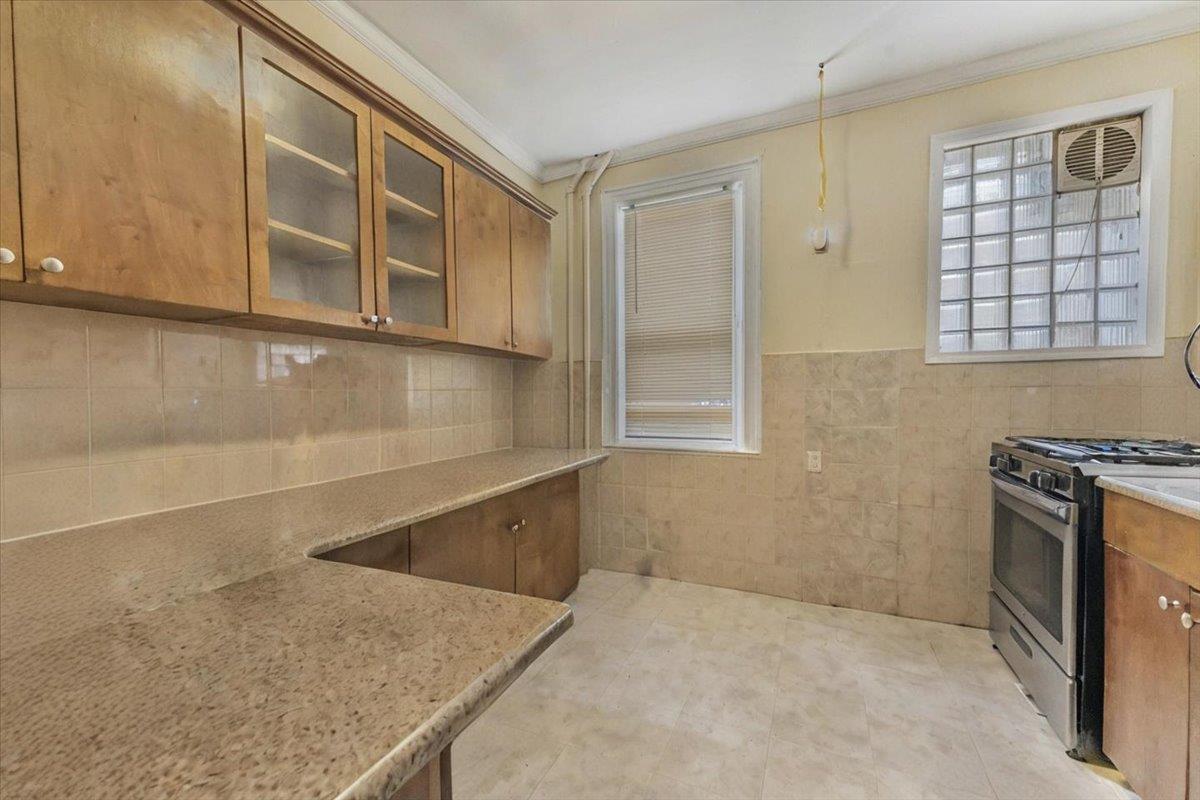 720 E 231st Street, Bronx, NY 10466