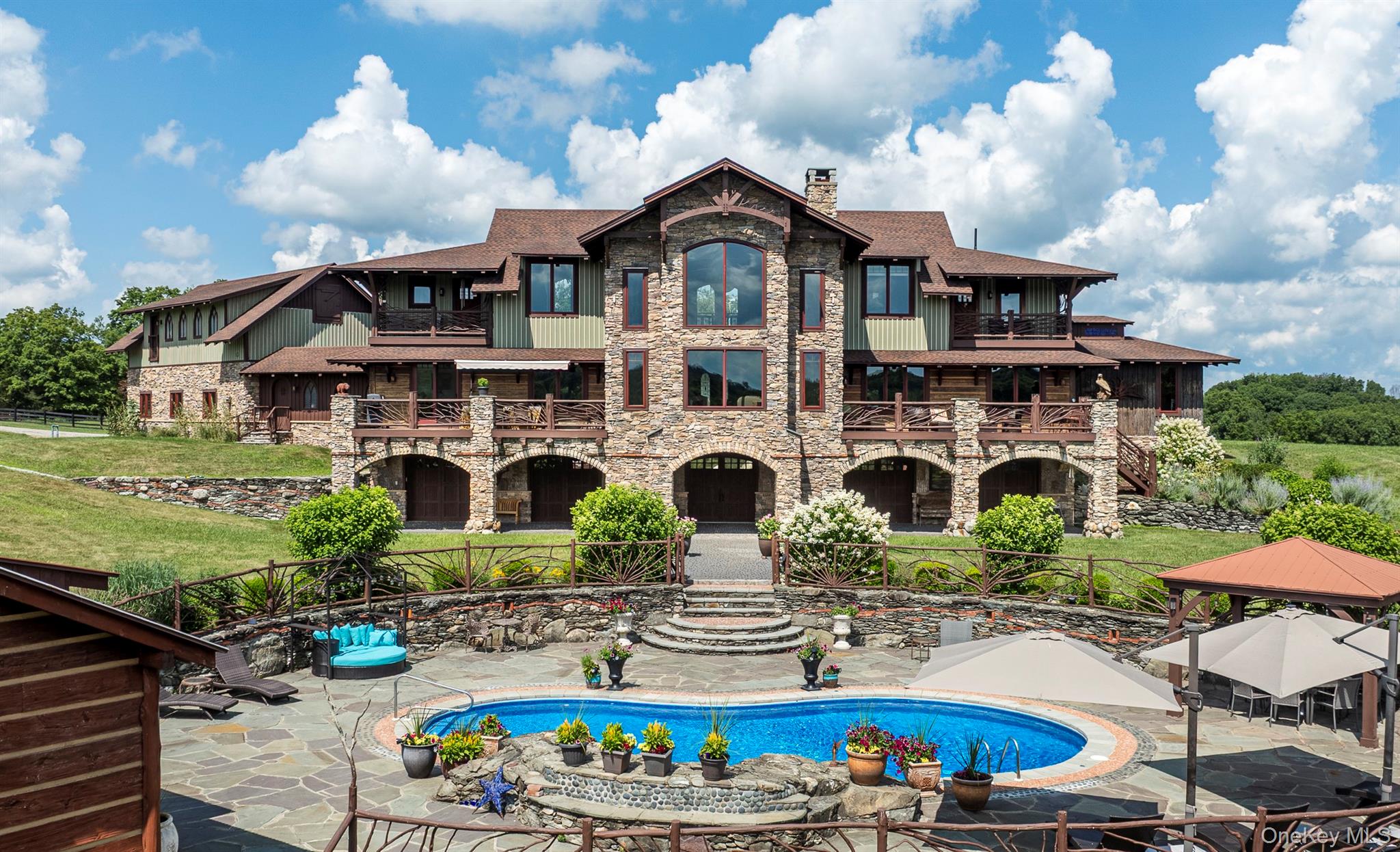 165 Drake Road, Pleasant Valley, NY 12569