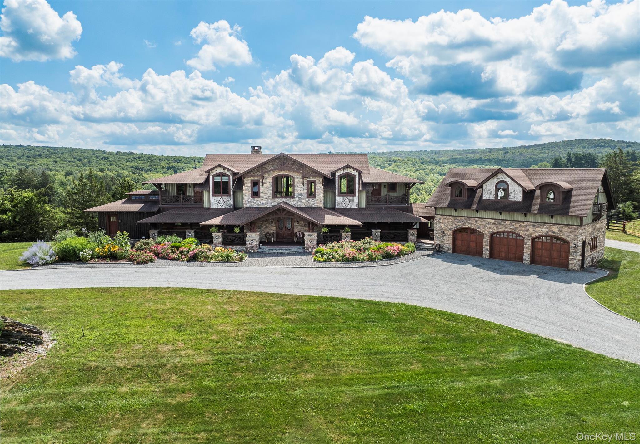 165 Drake Road, Pleasant Valley, NY 12569