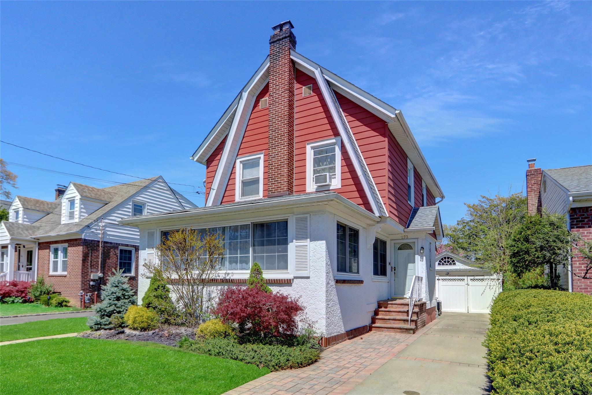 273 E Beverly Parkway, Valley Stream, NY 11580