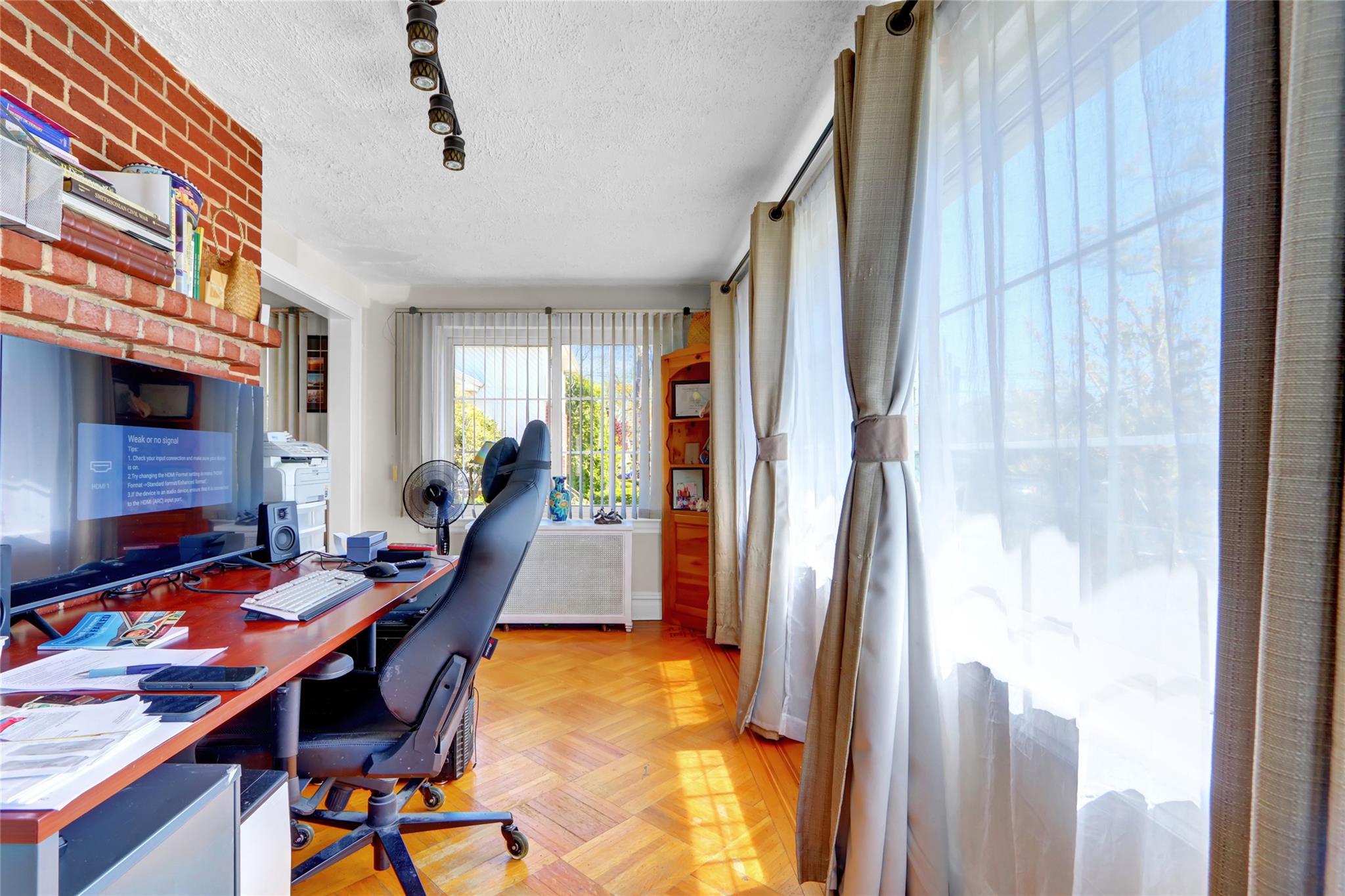 273 E Beverly Parkway, Valley Stream, NY 11580