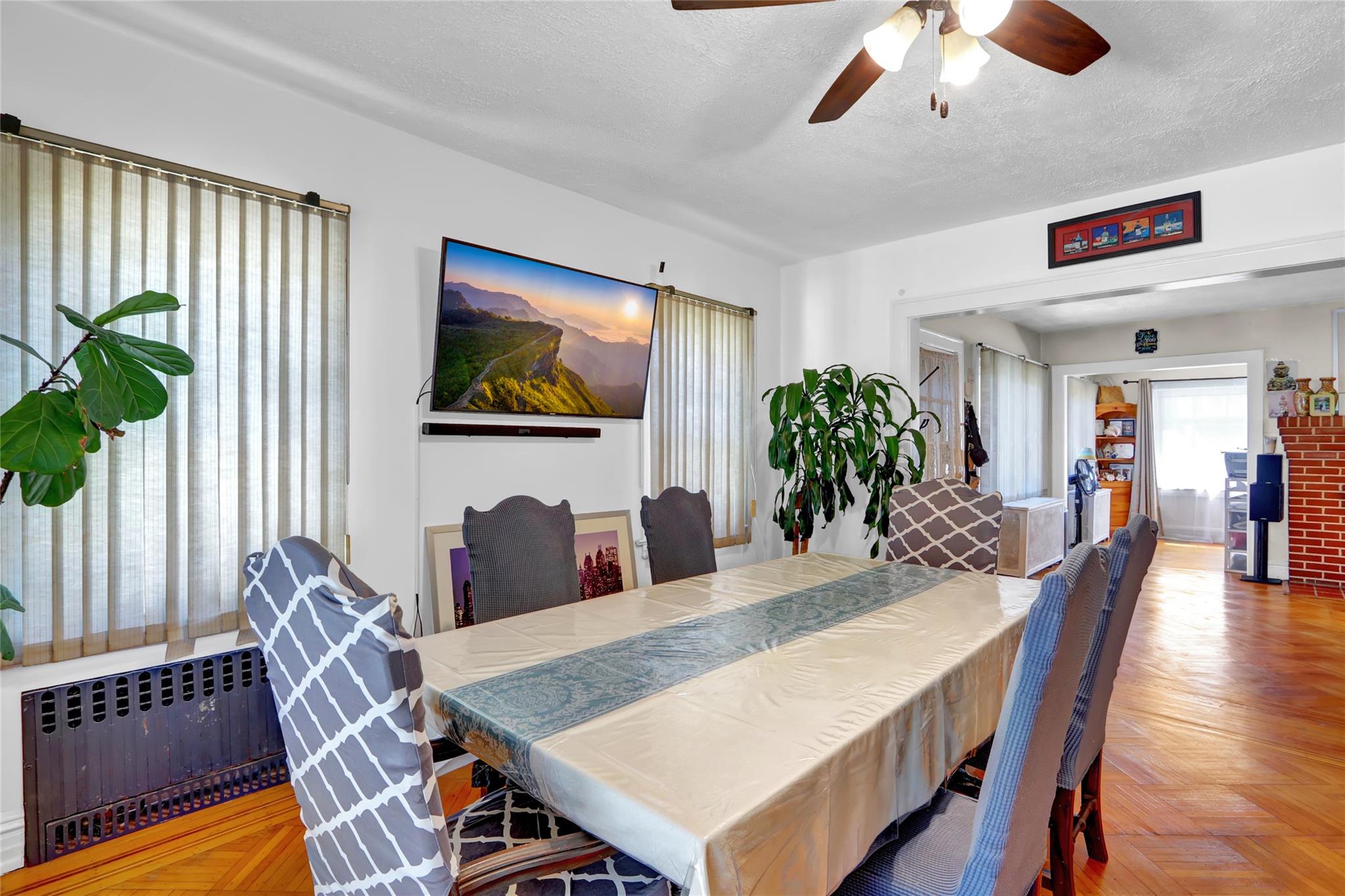 273 E Beverly Parkway, Valley Stream, NY 11580