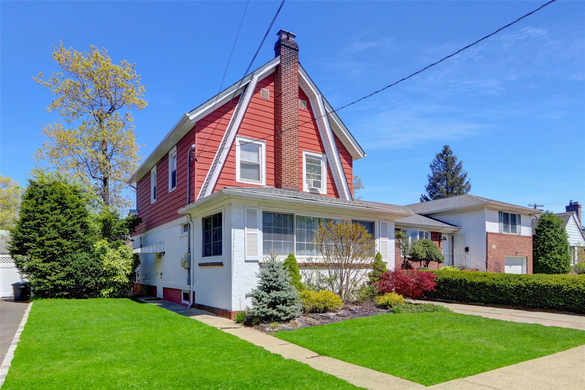 273 E Beverly Parkway, Valley Stream, NY 11580