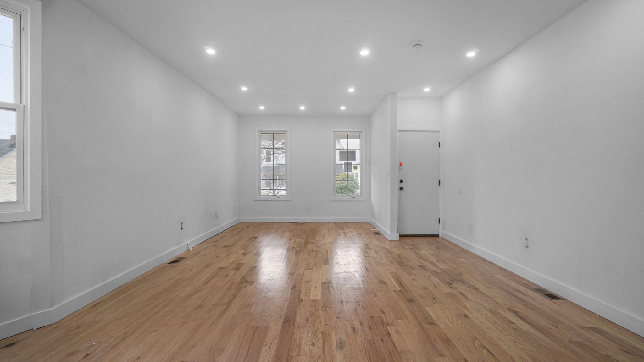349 S 4th Avenue, Mount Vernon, NY 10550