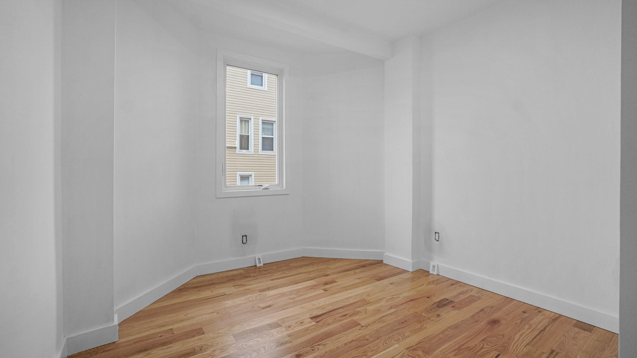349 S 4th Avenue, Mount Vernon, NY 10550