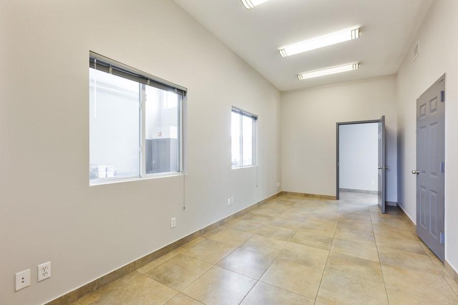 19-50 Steinway Street, Astoria, NY 11105