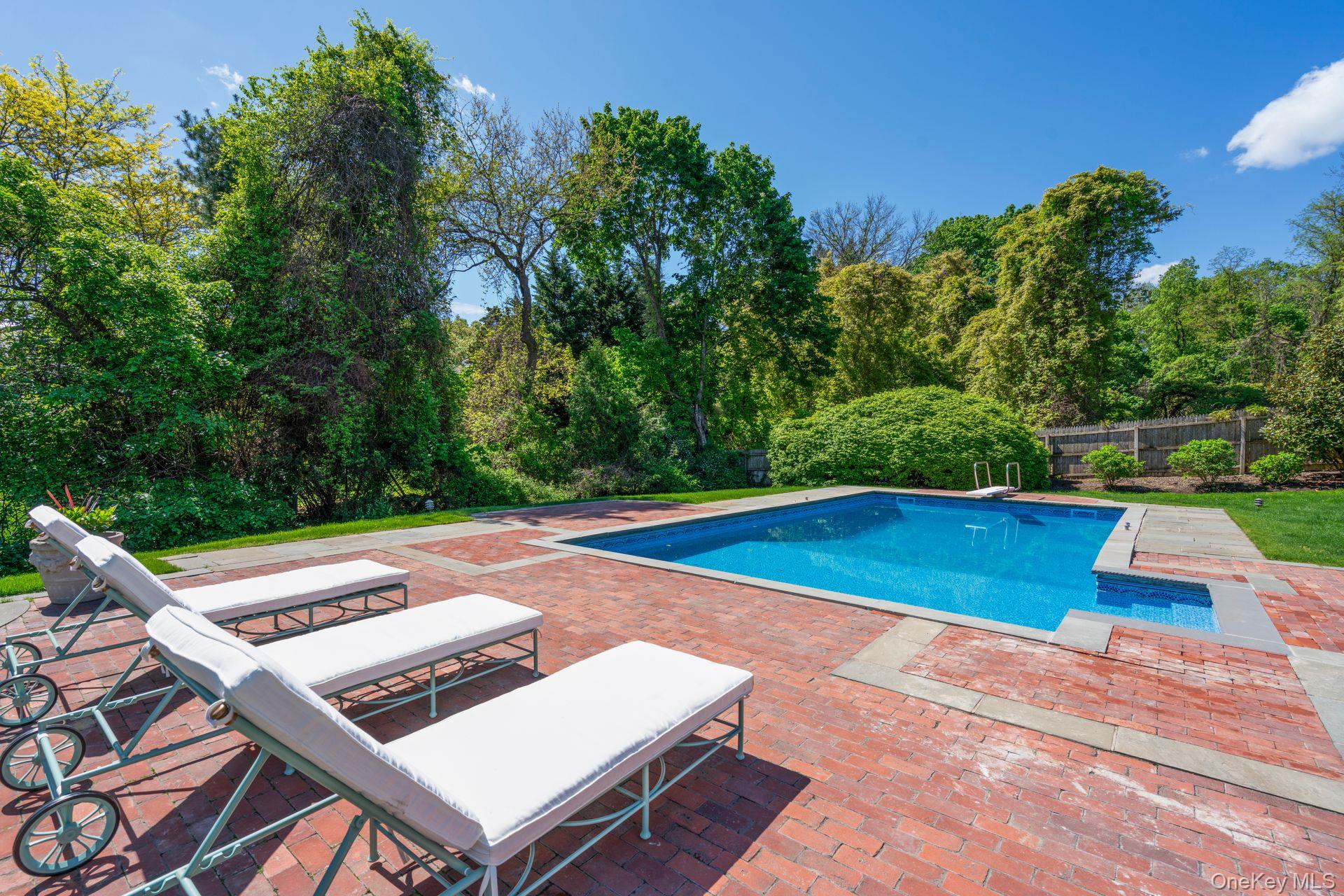 381 W Neck Road, Lloyd Harbor, NY 11743