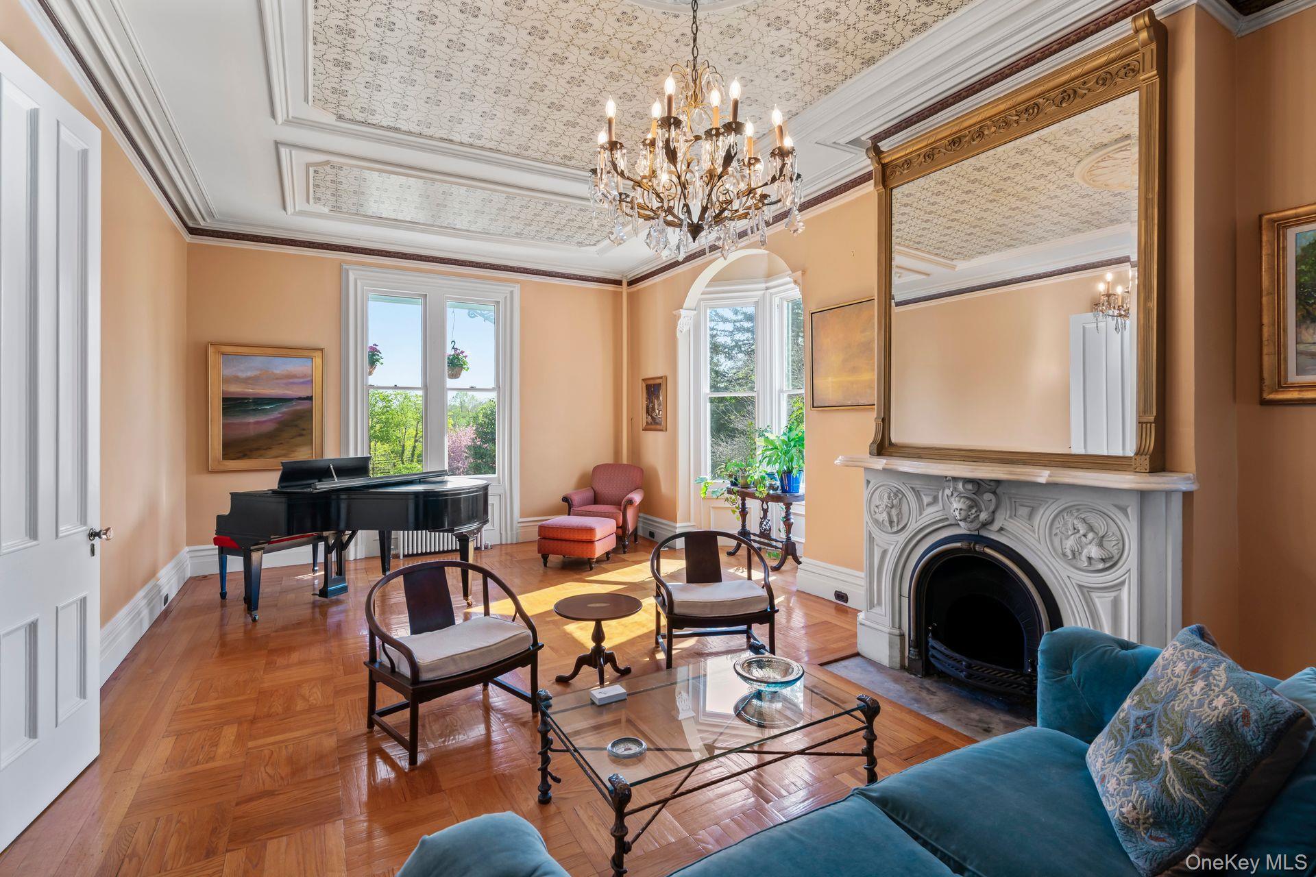 381 W Neck Road, Lloyd Harbor, NY 11743