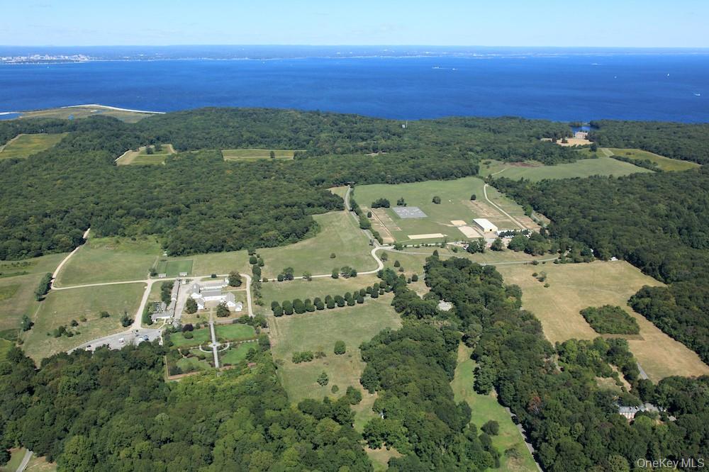 381 W Neck Road, Lloyd Harbor, NY 11743