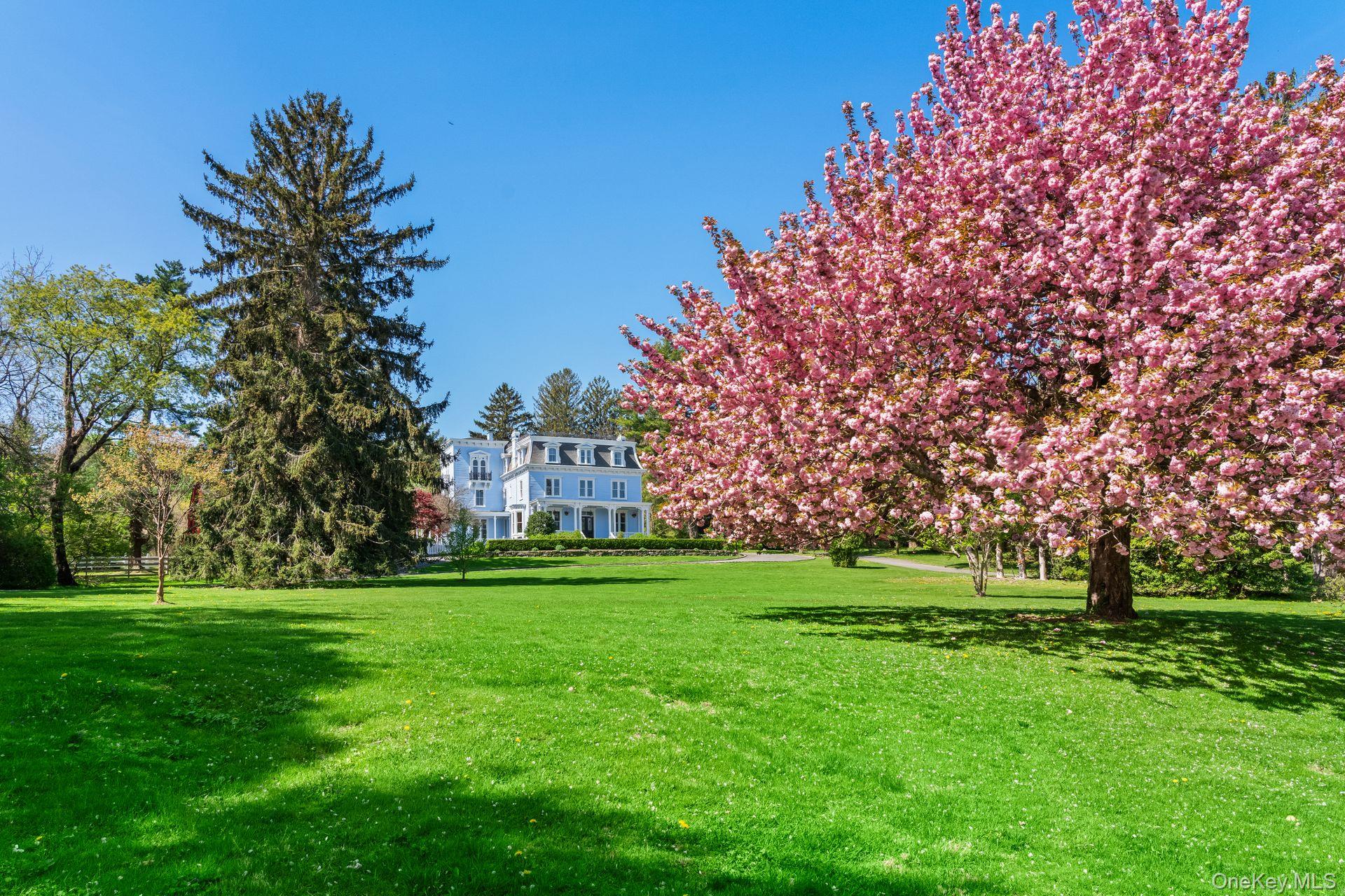 381 W Neck Road, Lloyd Harbor, NY 11743