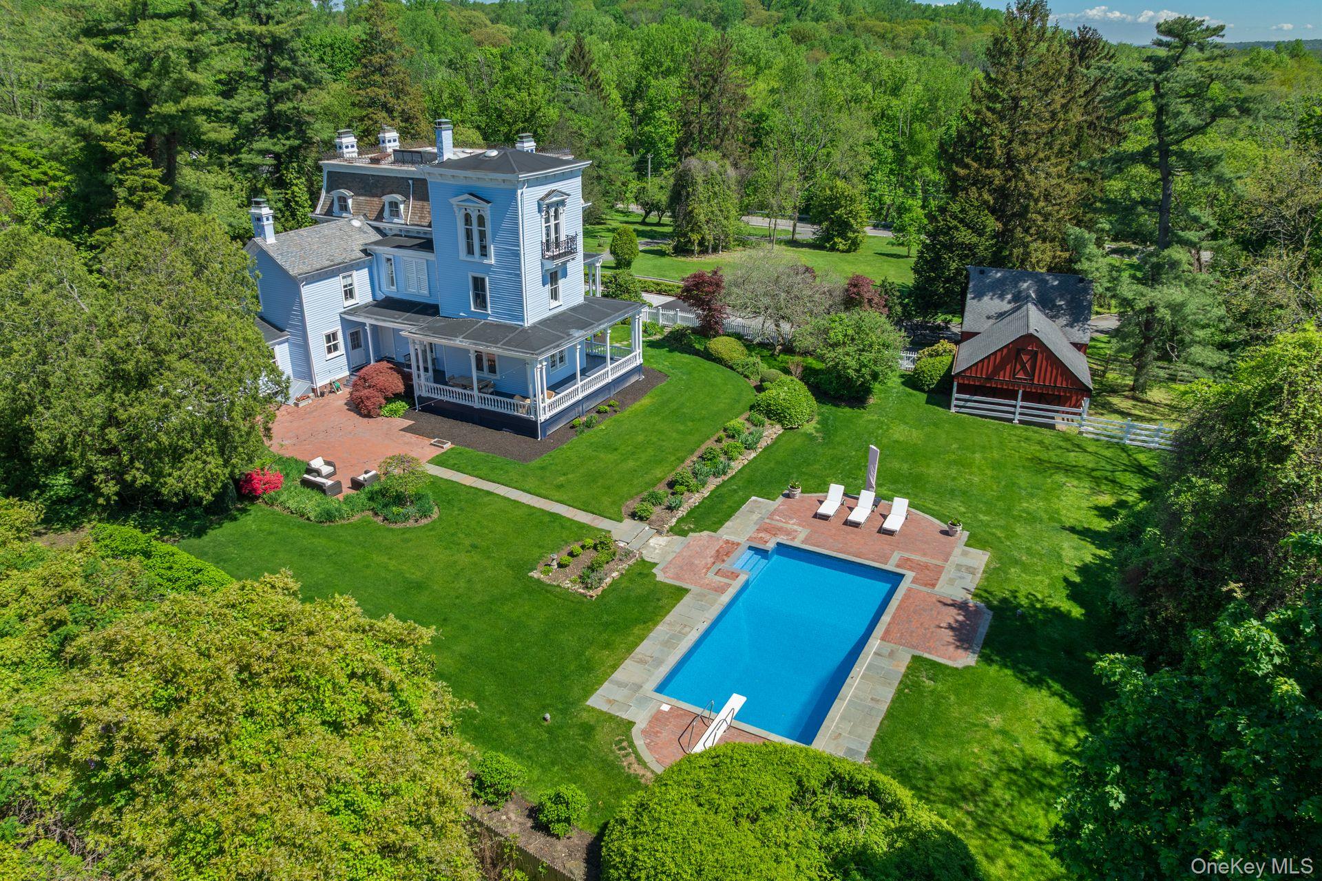 381 W Neck Road, Lloyd Harbor, NY 11743