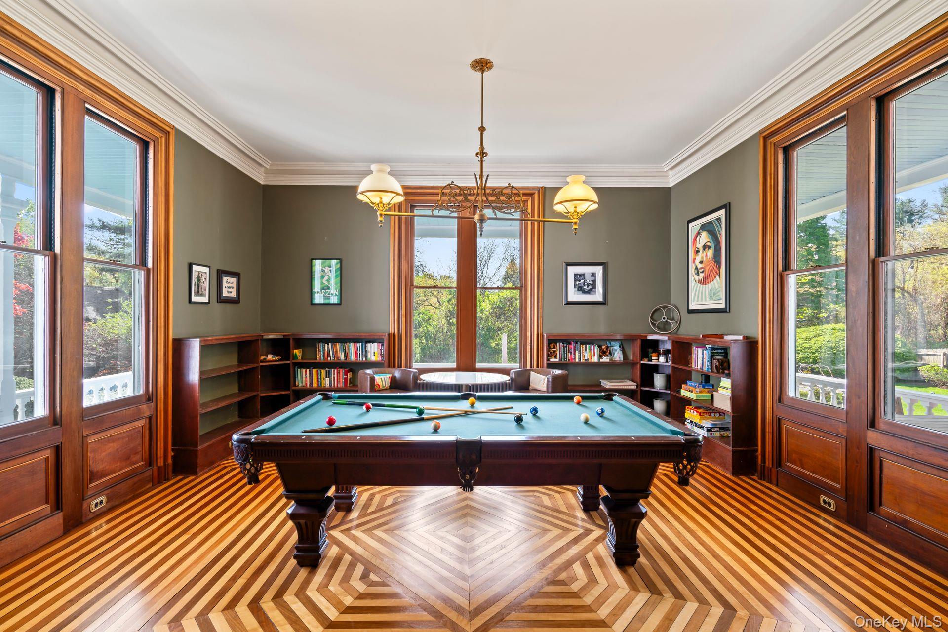 381 W Neck Road, Lloyd Harbor, NY 11743