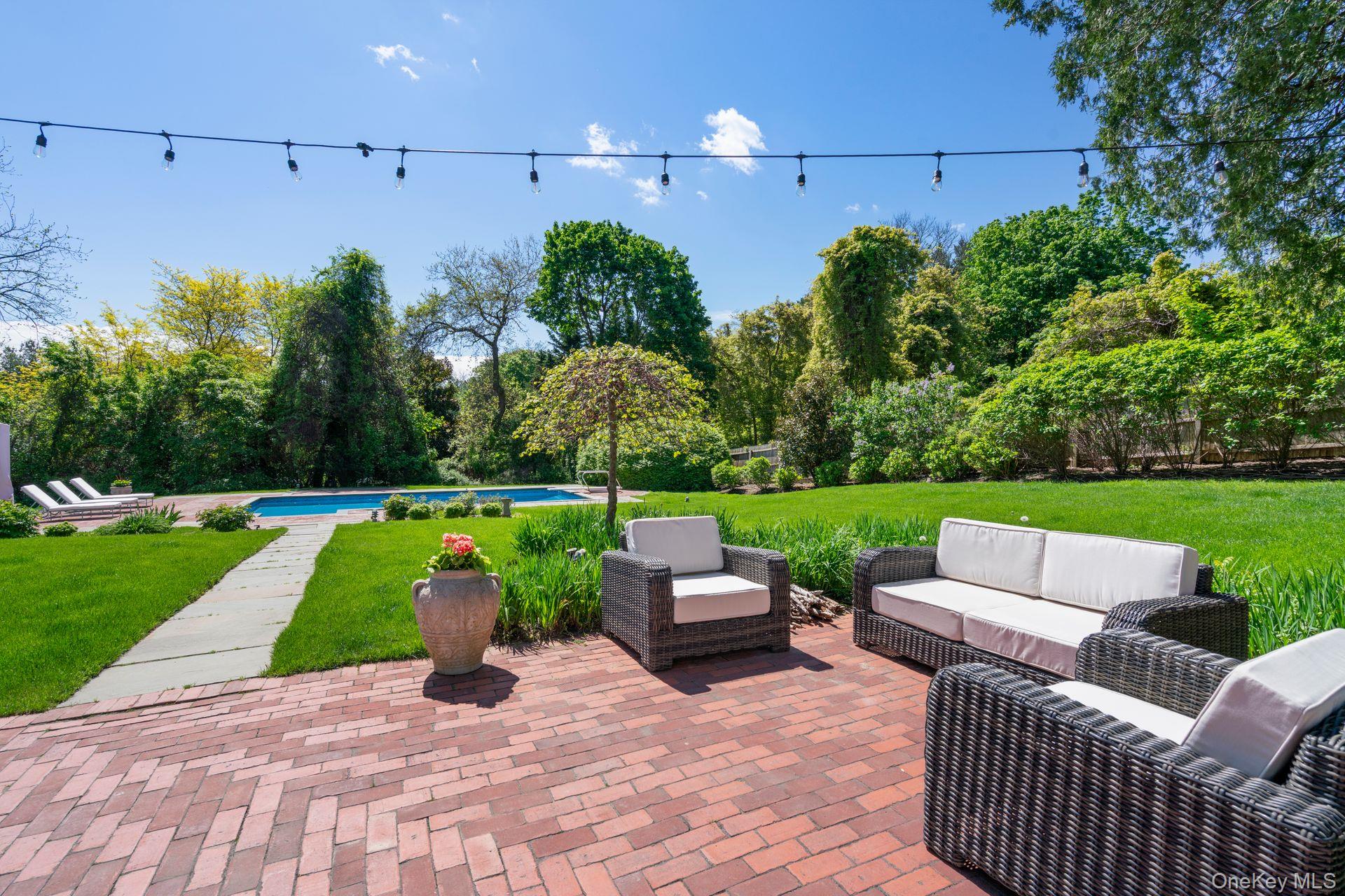 381 W Neck Road, Lloyd Harbor, NY 11743