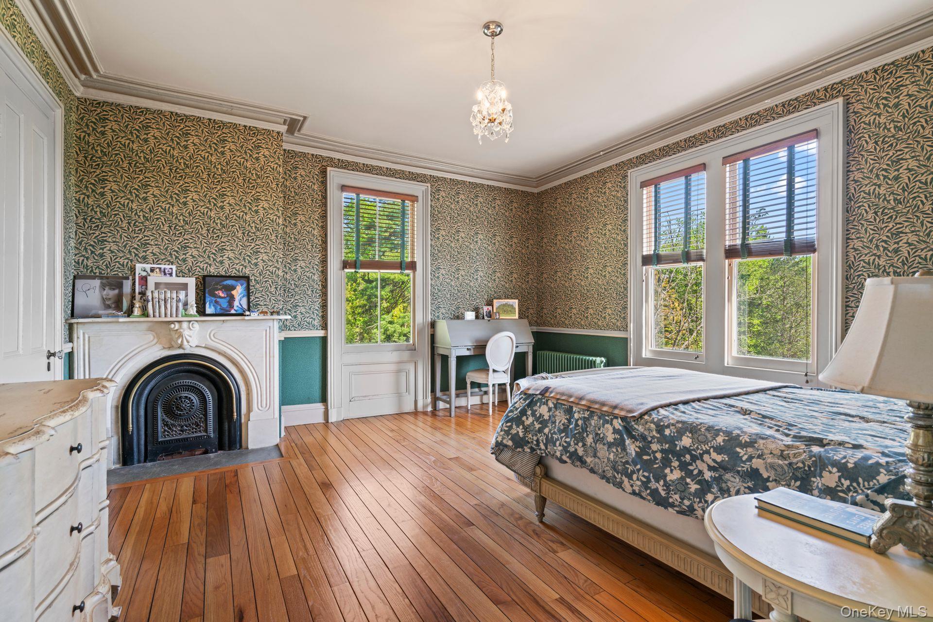 381 W Neck Road, Lloyd Harbor, NY 11743