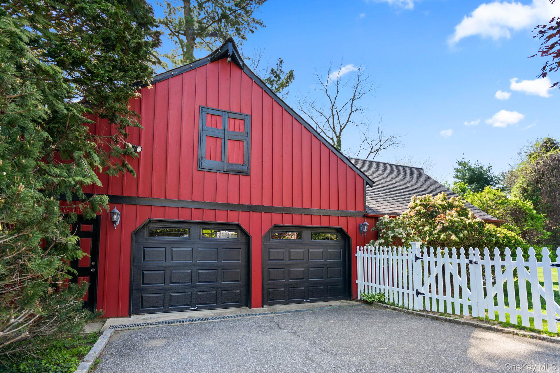 381 W Neck Road, Lloyd Harbor, NY 11743