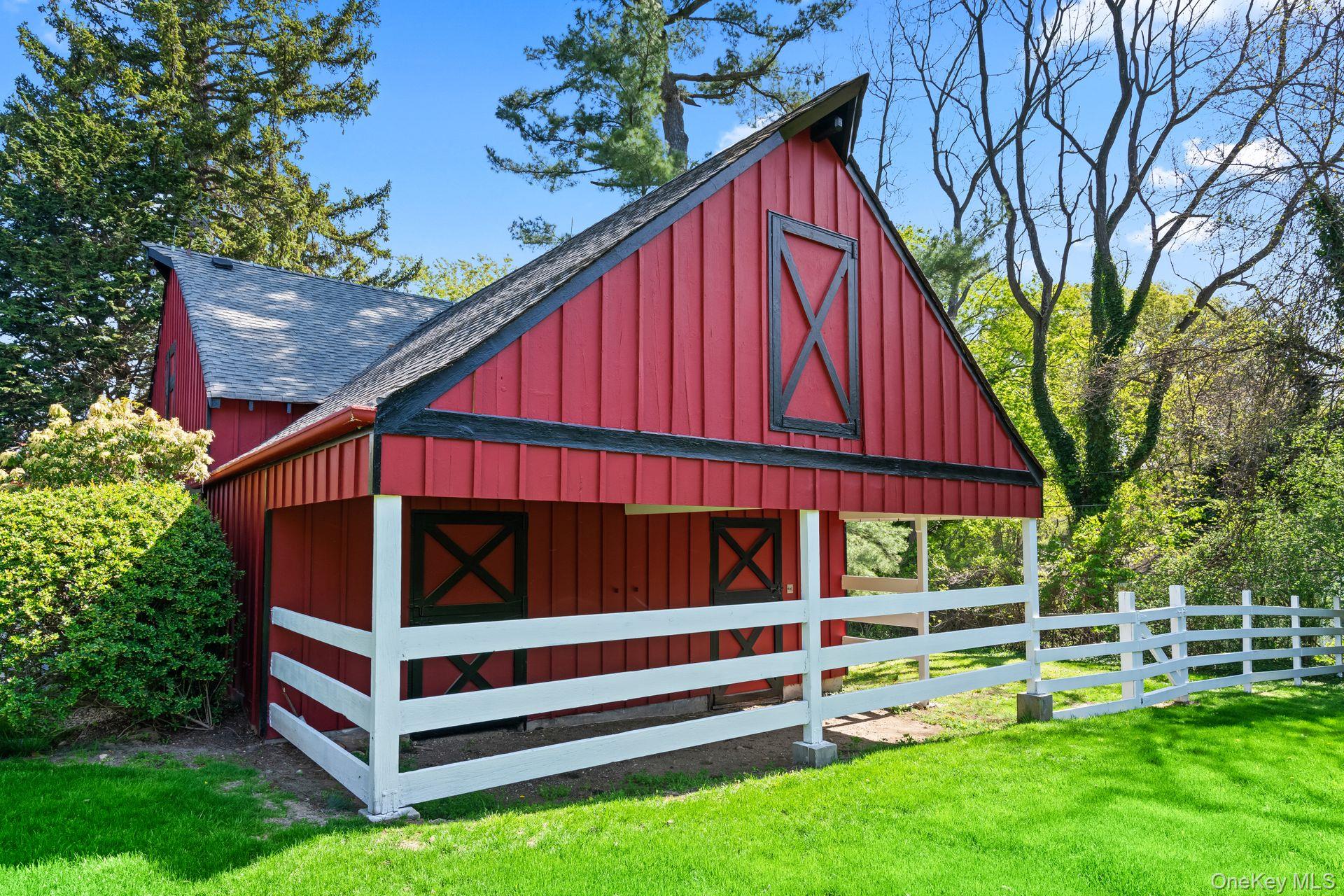 381 W Neck Road, Lloyd Harbor, NY 11743