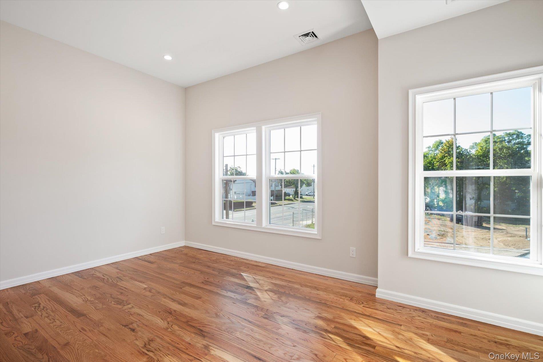 2 Gail-Grace Court, Copiague, NY 11726