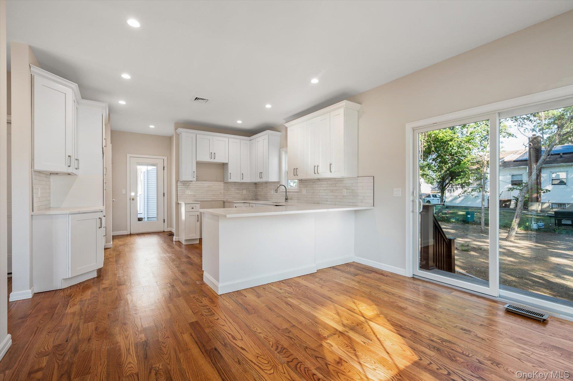 2 Gail-Grace Court, Copiague, NY 11726