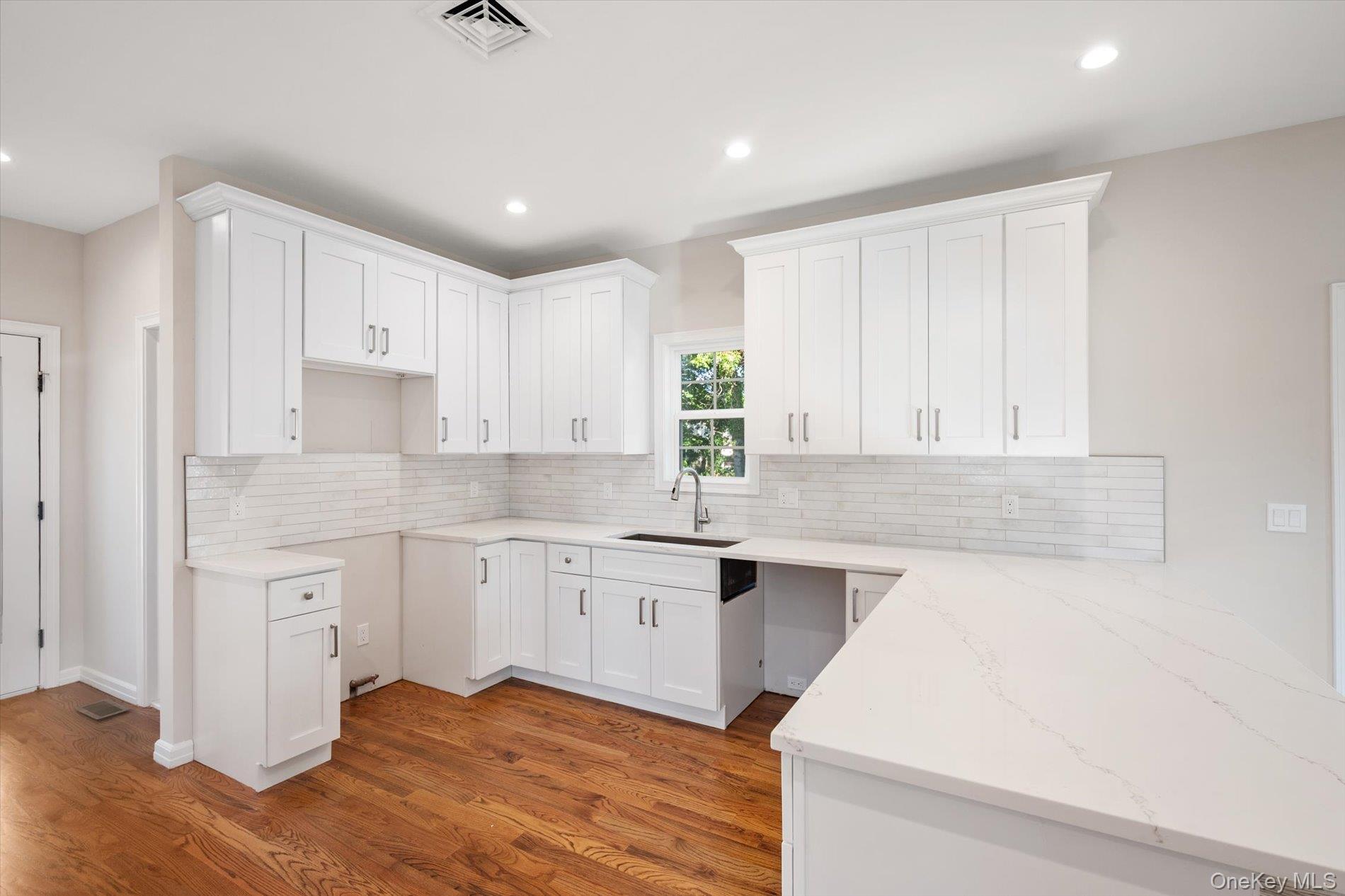 2 Gail-Grace Court, Copiague, NY 11726