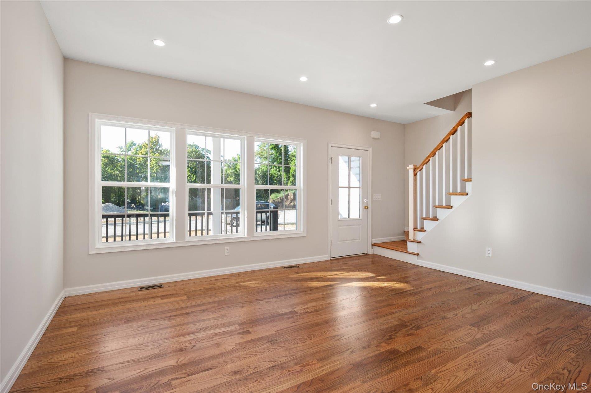 2 Gail-Grace Court, Copiague, NY 11726