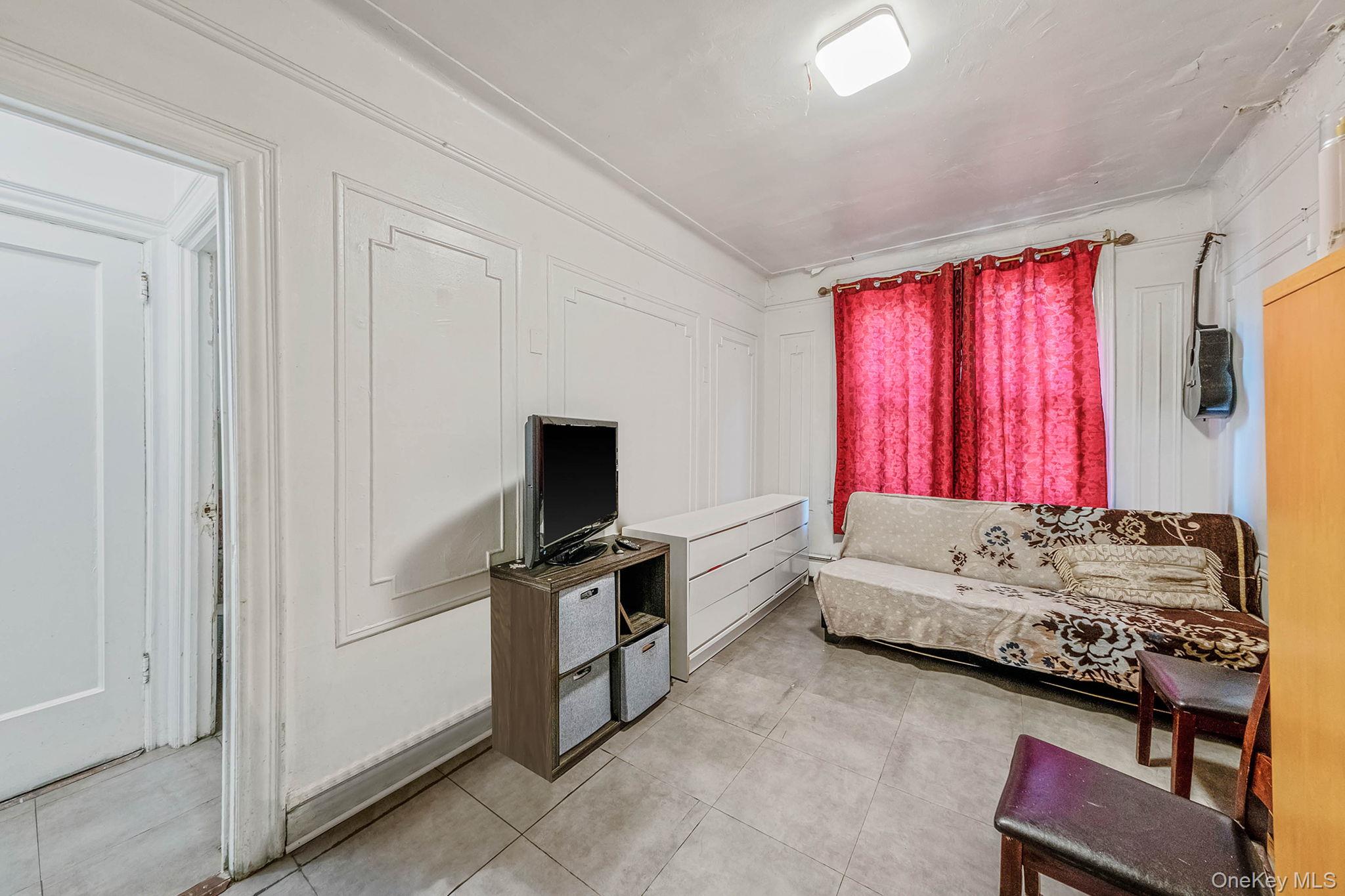 61 1/2 Glen Street, Glen Cove, NY 11542