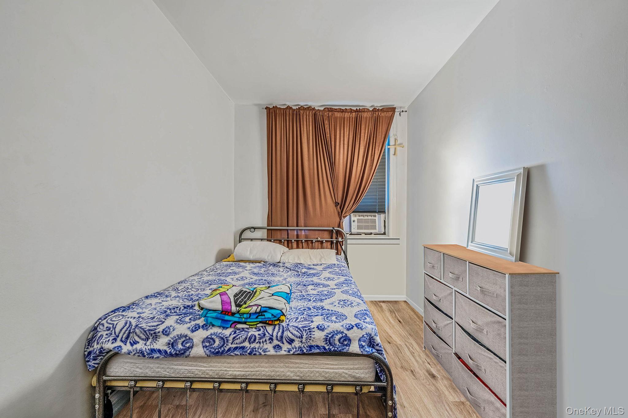 61 1/2 Glen Street, Glen Cove, NY 11542