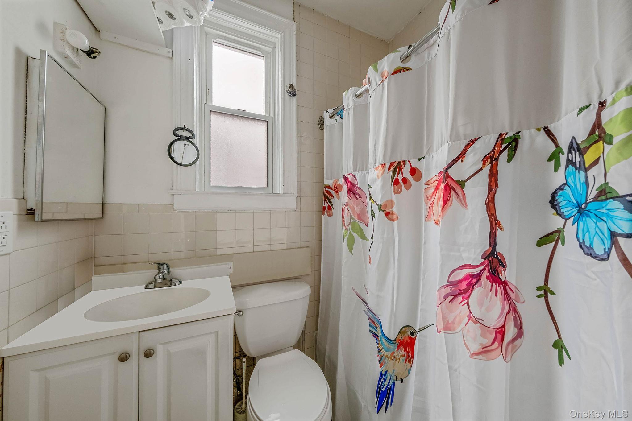 61 1/2 Glen Street, Glen Cove, NY 11542