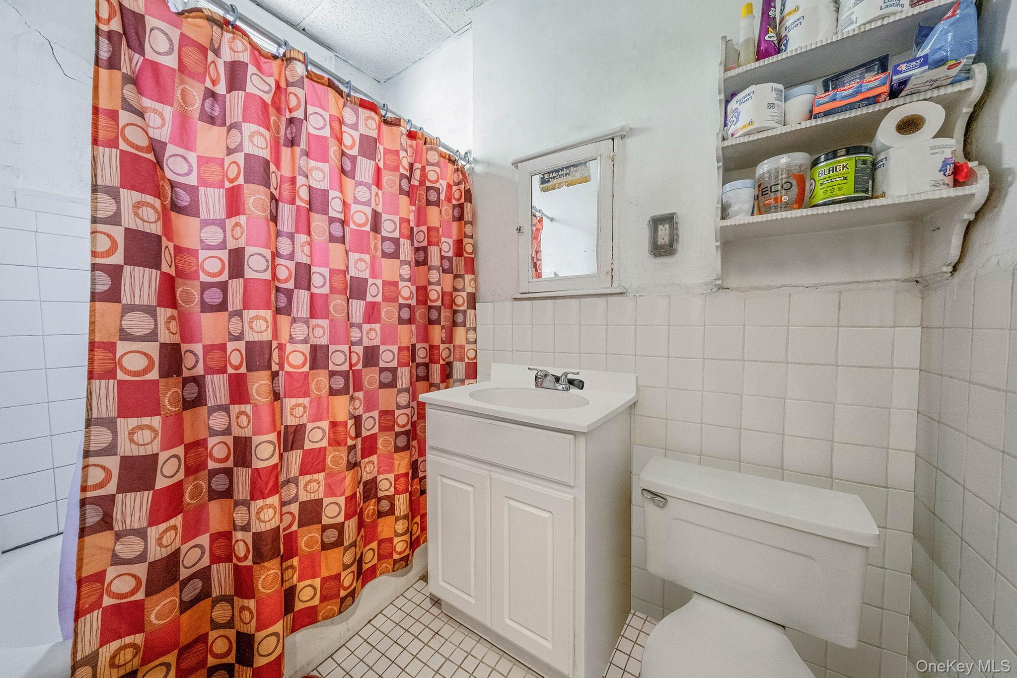 61 1/2 Glen Street, Glen Cove, NY 11542