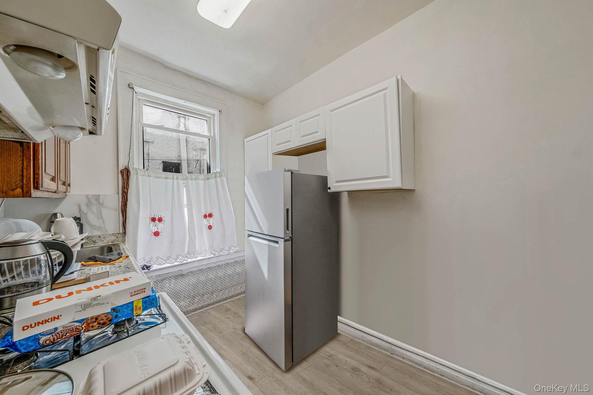 61 1/2 Glen Street, Glen Cove, NY 11542