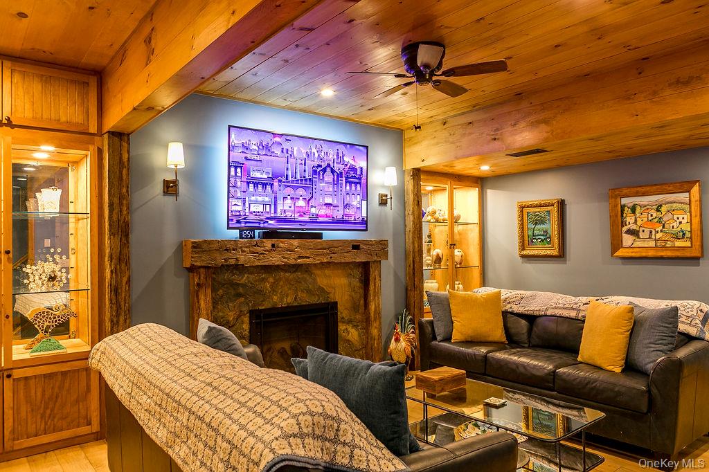 43 Bee Tree Lane, Accord, NY 12404