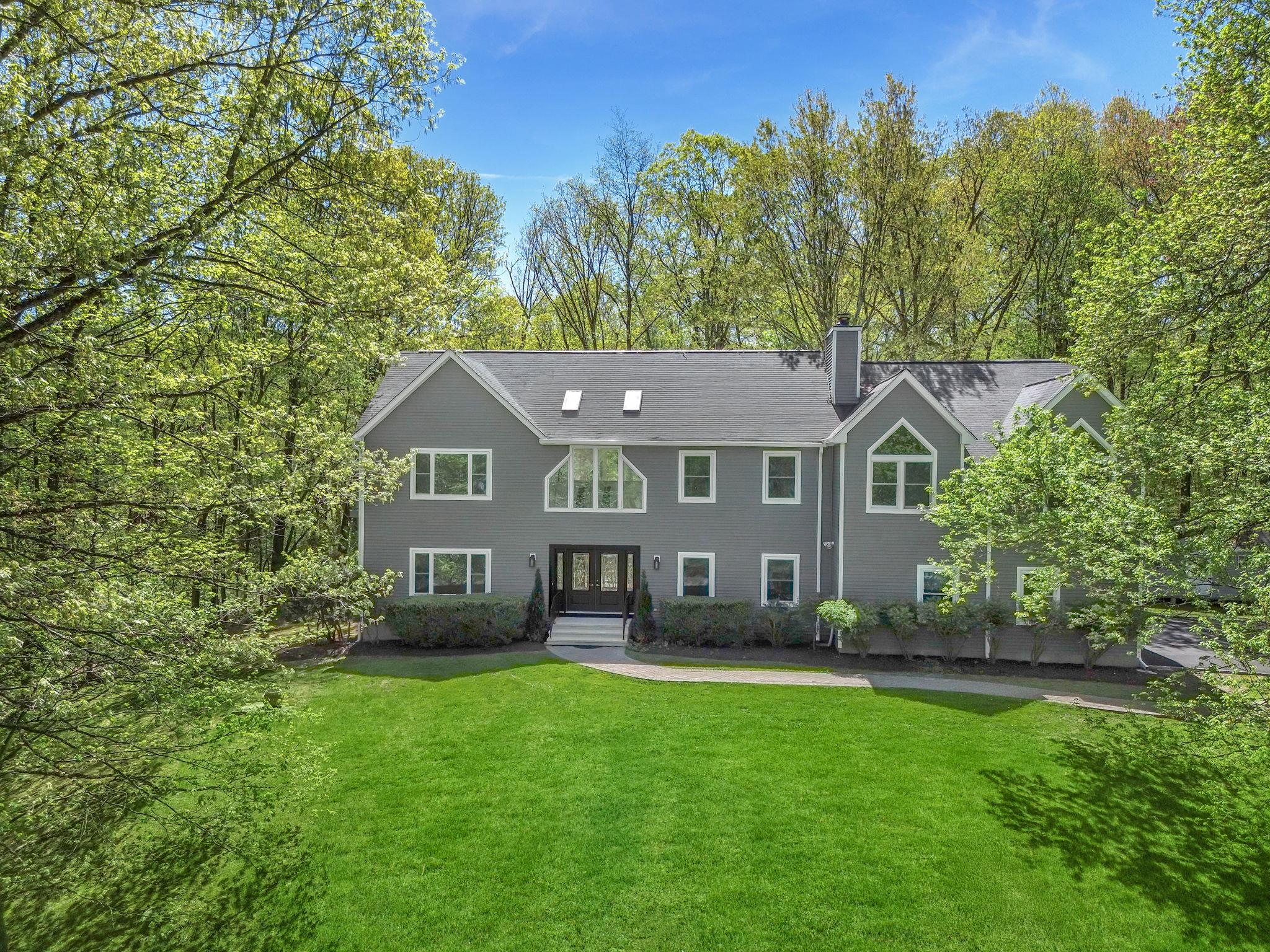 1121 Estates Drive, Ossining, NY 10562