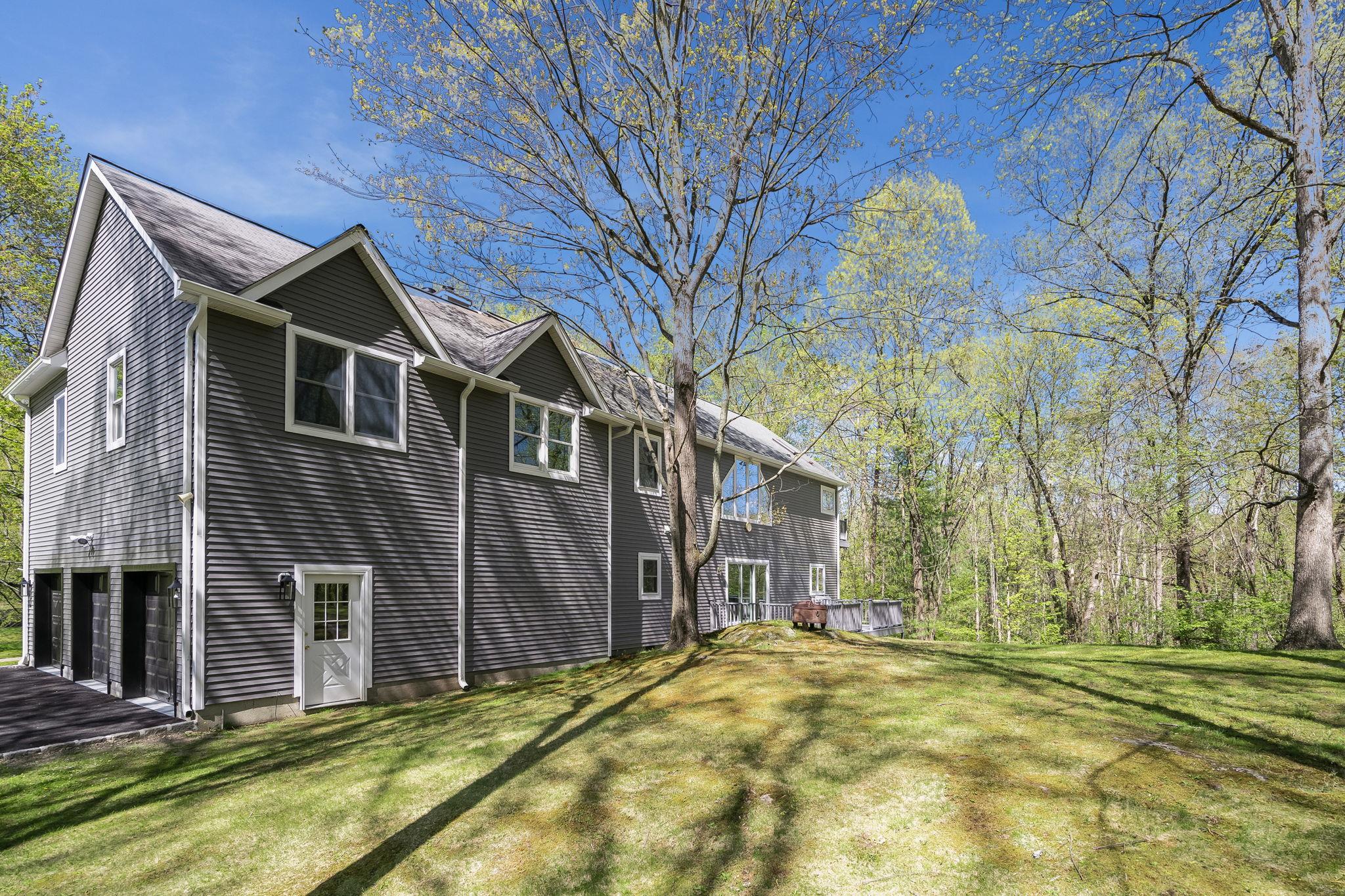 1121 Estates Drive, Ossining, NY 10562