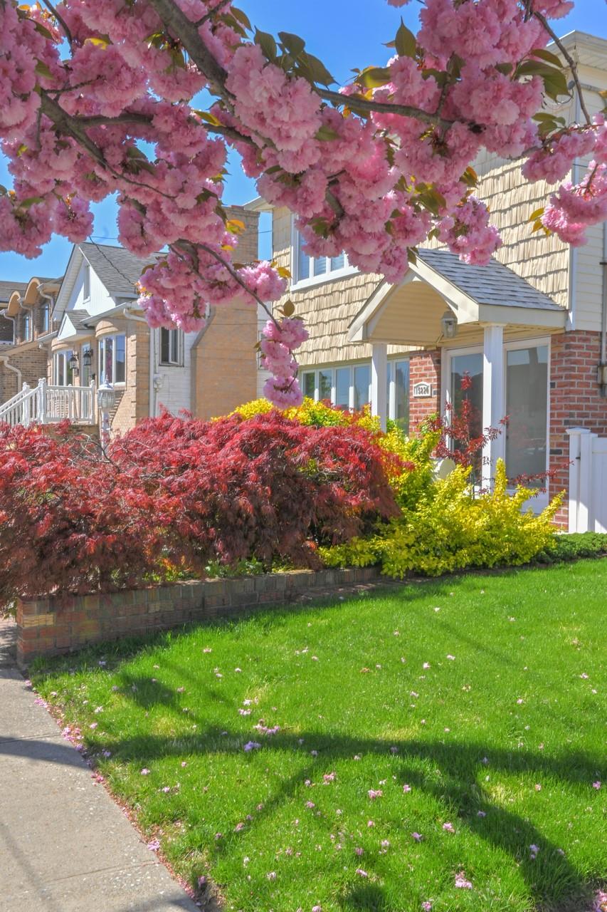 158-20 100 Street, Howard Beach, NY 11414