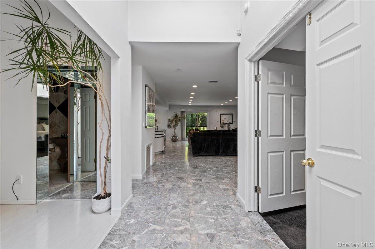 54 Northgate Circle, Melville, NY 11747