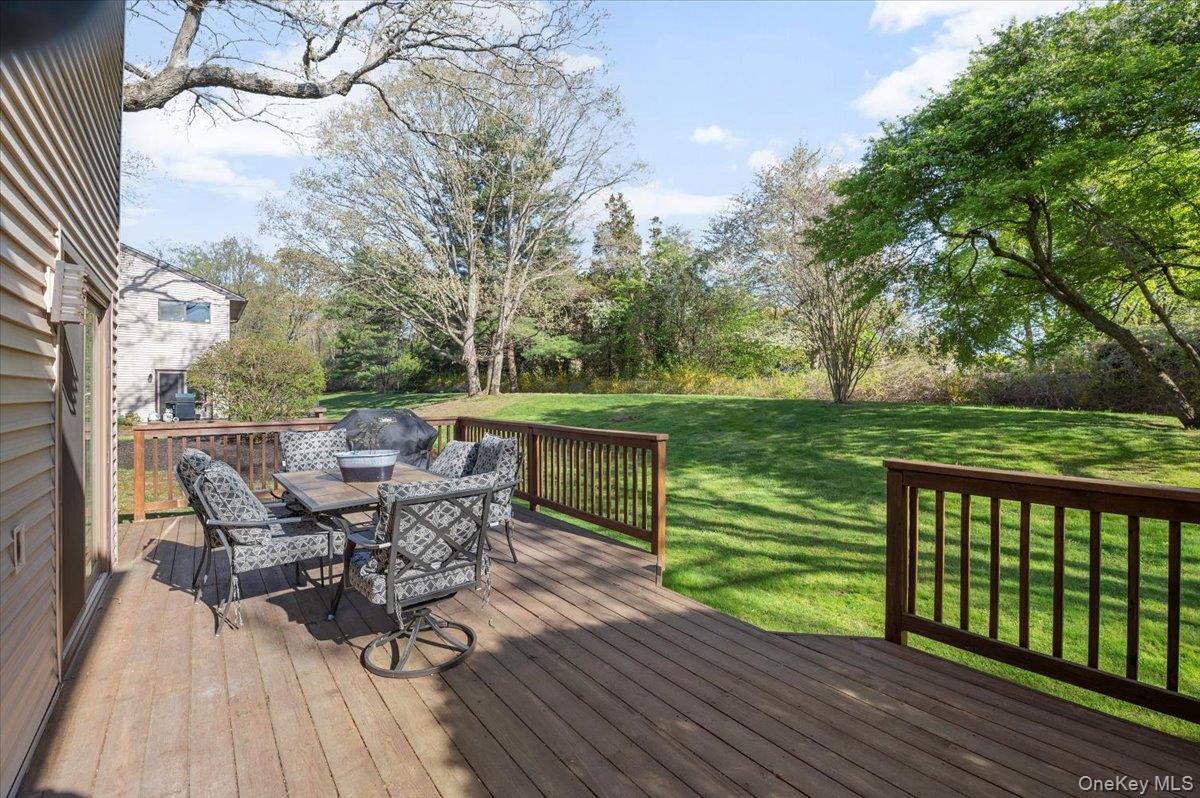 54 Northgate Circle, Melville, NY 11747