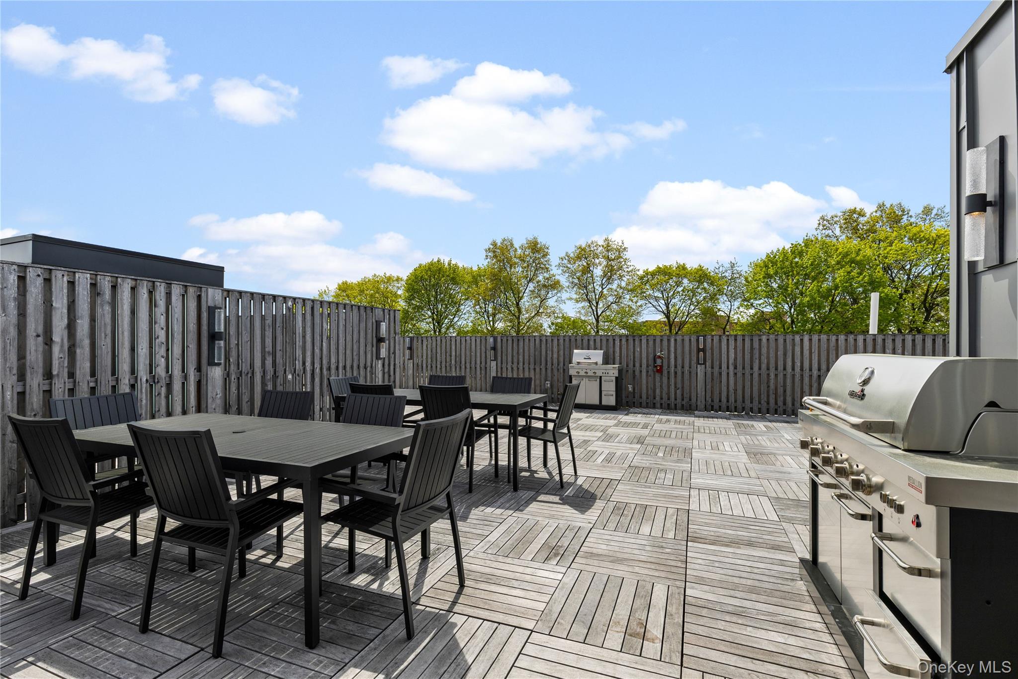 33 Calvert Street # TH7, Harrison, NY 10528