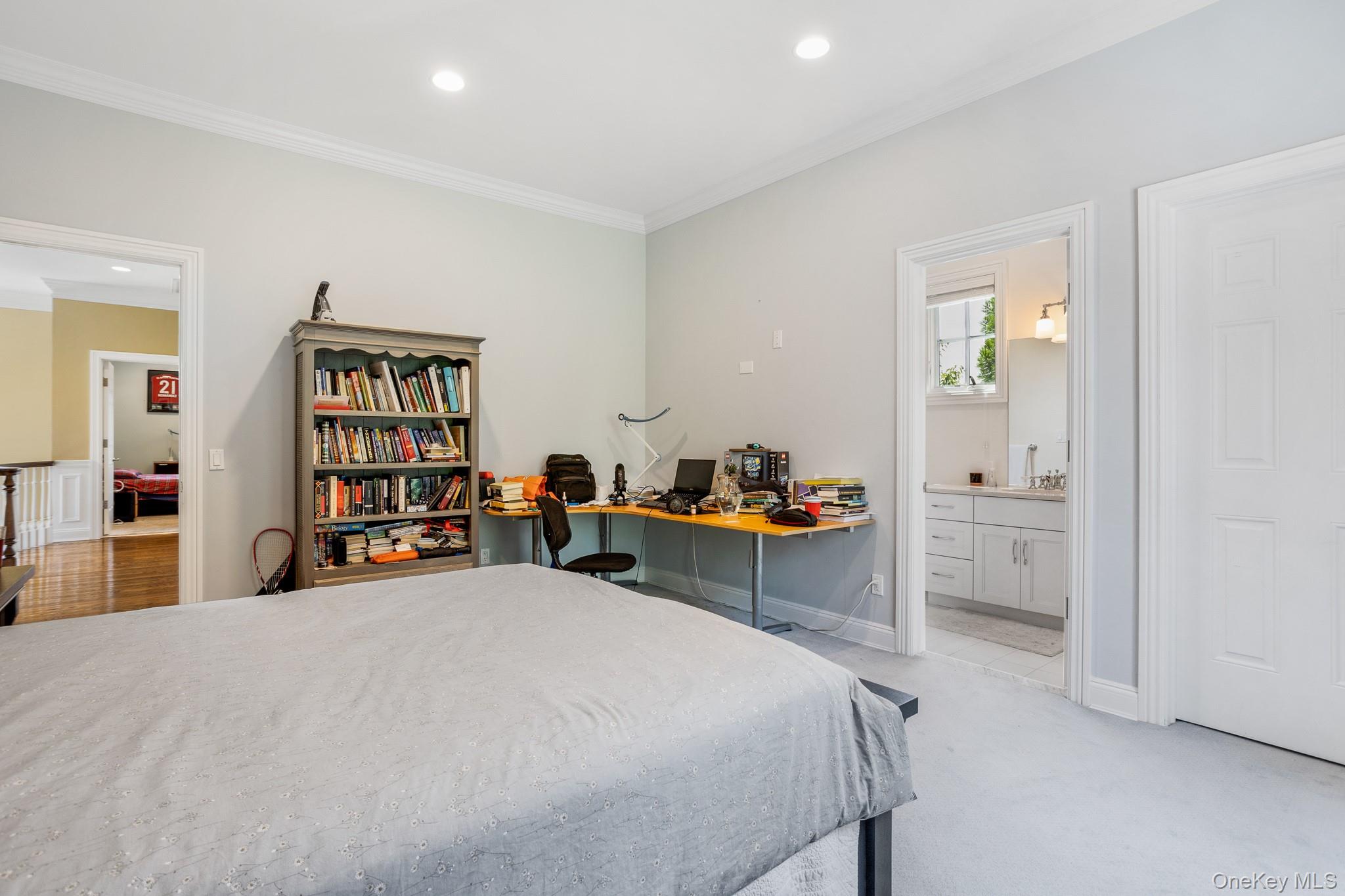 9 Earle Drive, Muttontown, NY 11791