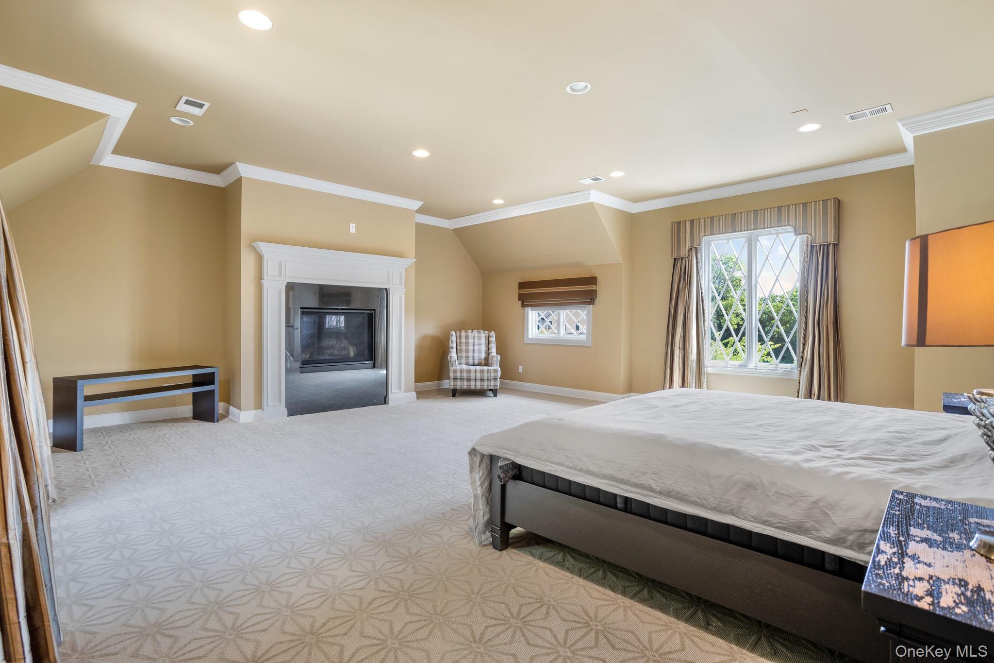 9 Earle Drive, Muttontown, NY 11791