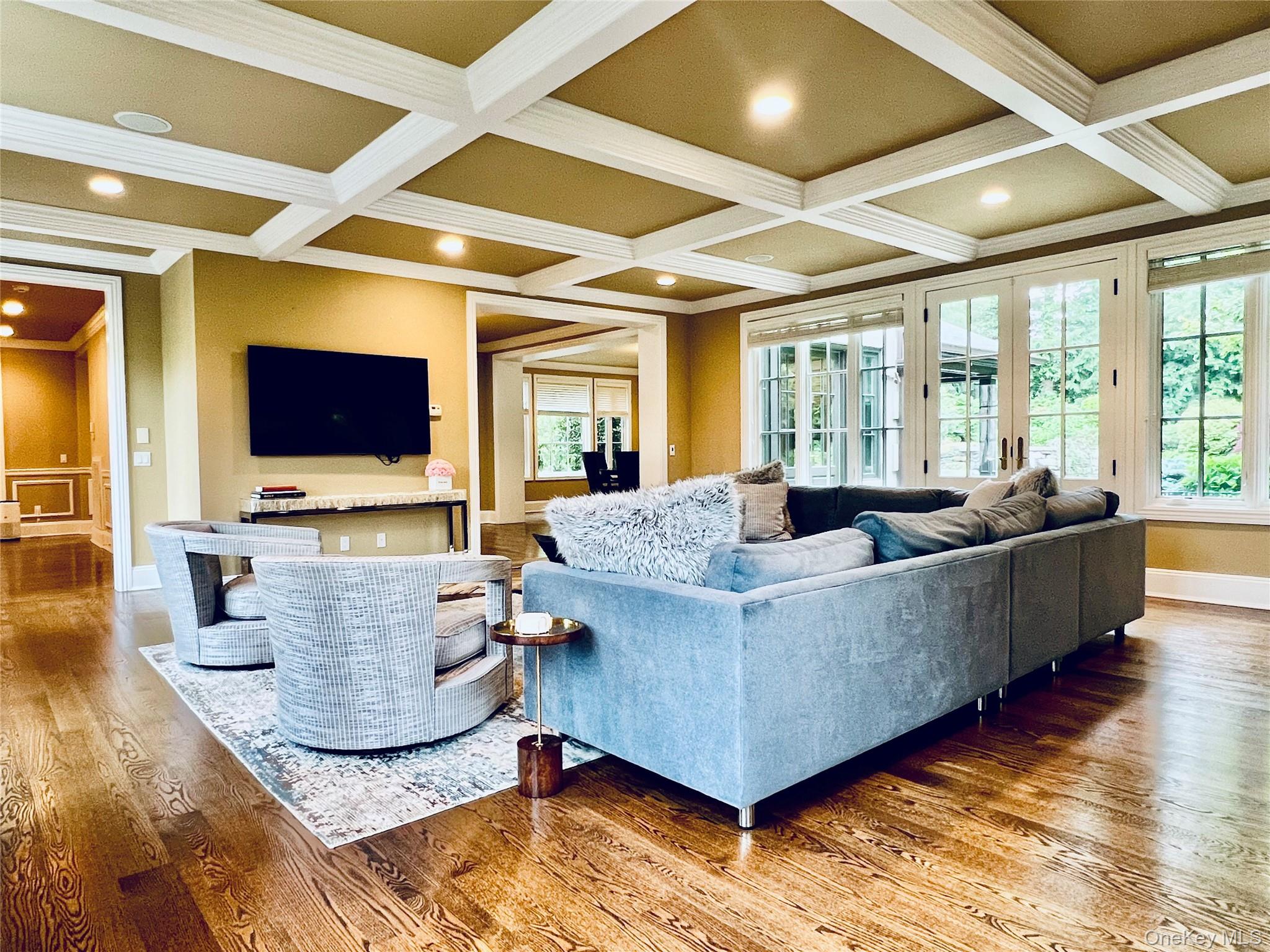 9 Earle Drive, Muttontown, NY 11791