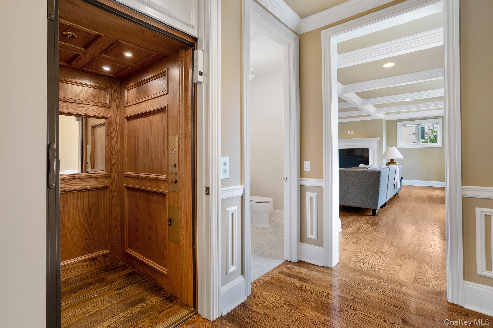 9 Earle Drive, Muttontown, NY 11791