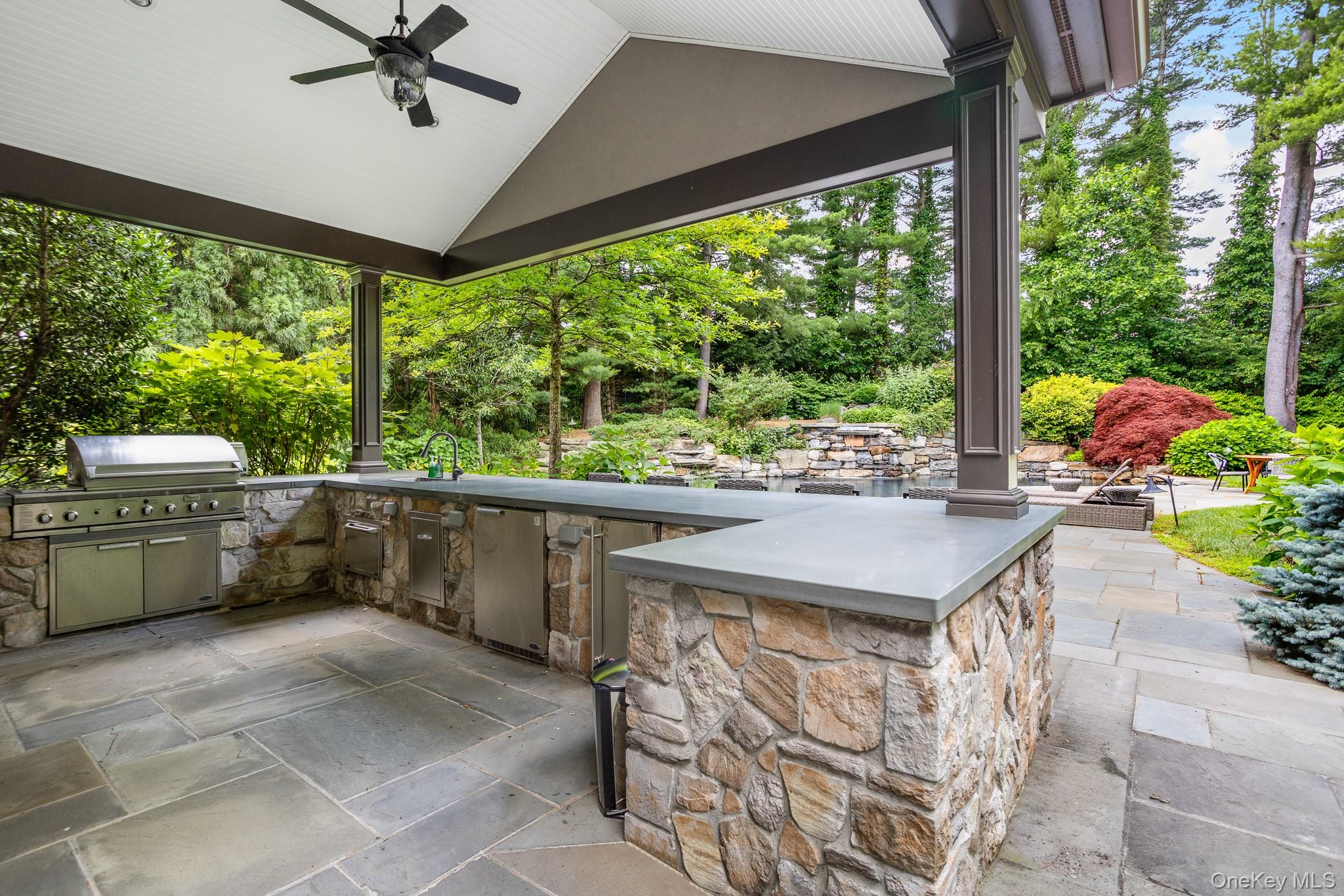 9 Earle Drive, Muttontown, NY 11791