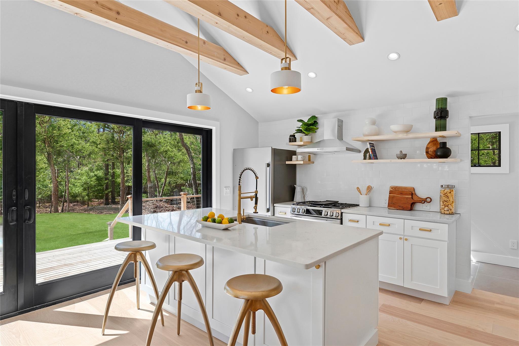 20 Boatheaders Lane N, East Hampton, NY 11937