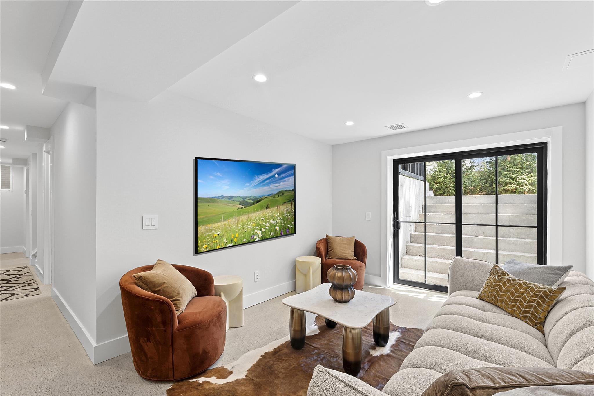 20 Boatheaders Lane N, East Hampton, NY 11937