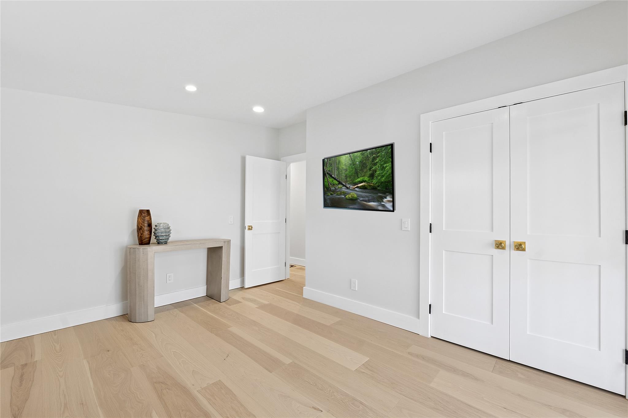 20 Boatheaders Lane N, East Hampton, NY 11937