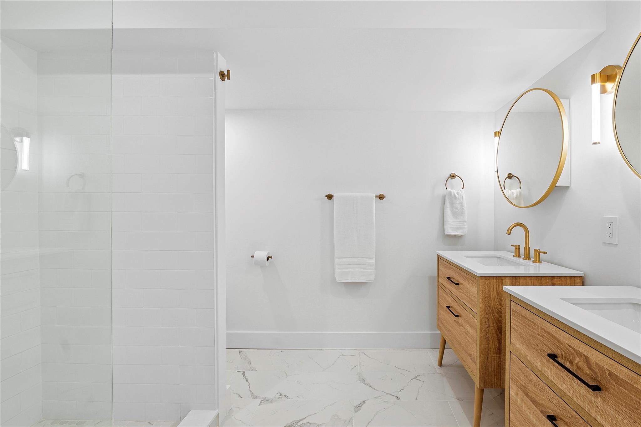 20 Boatheaders Lane N, East Hampton, NY 11937