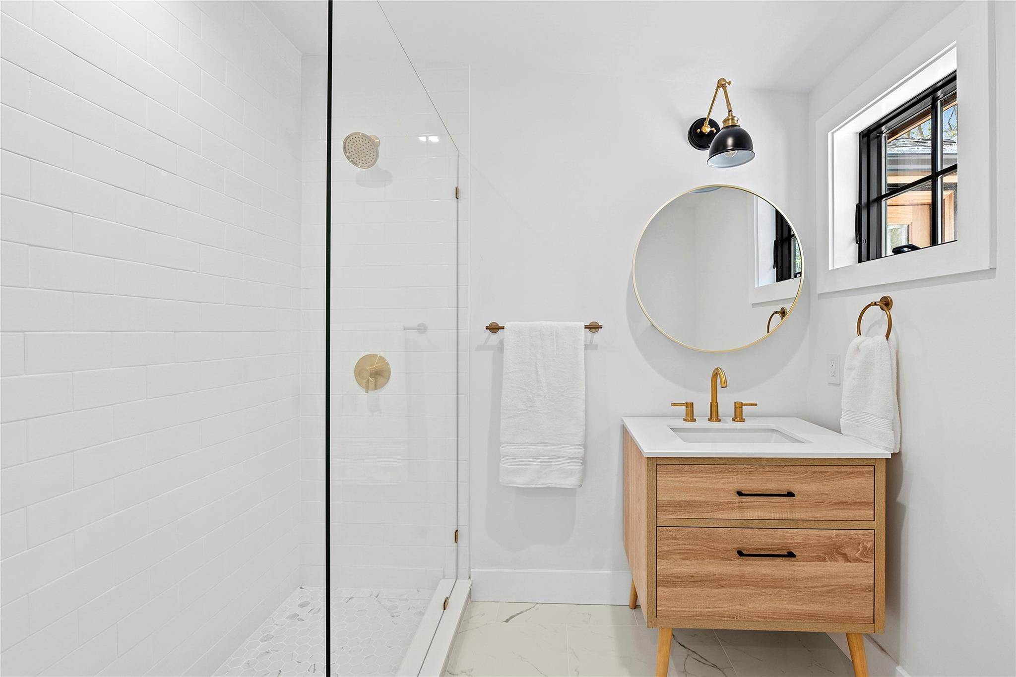 20 Boatheaders Lane N, East Hampton, NY 11937