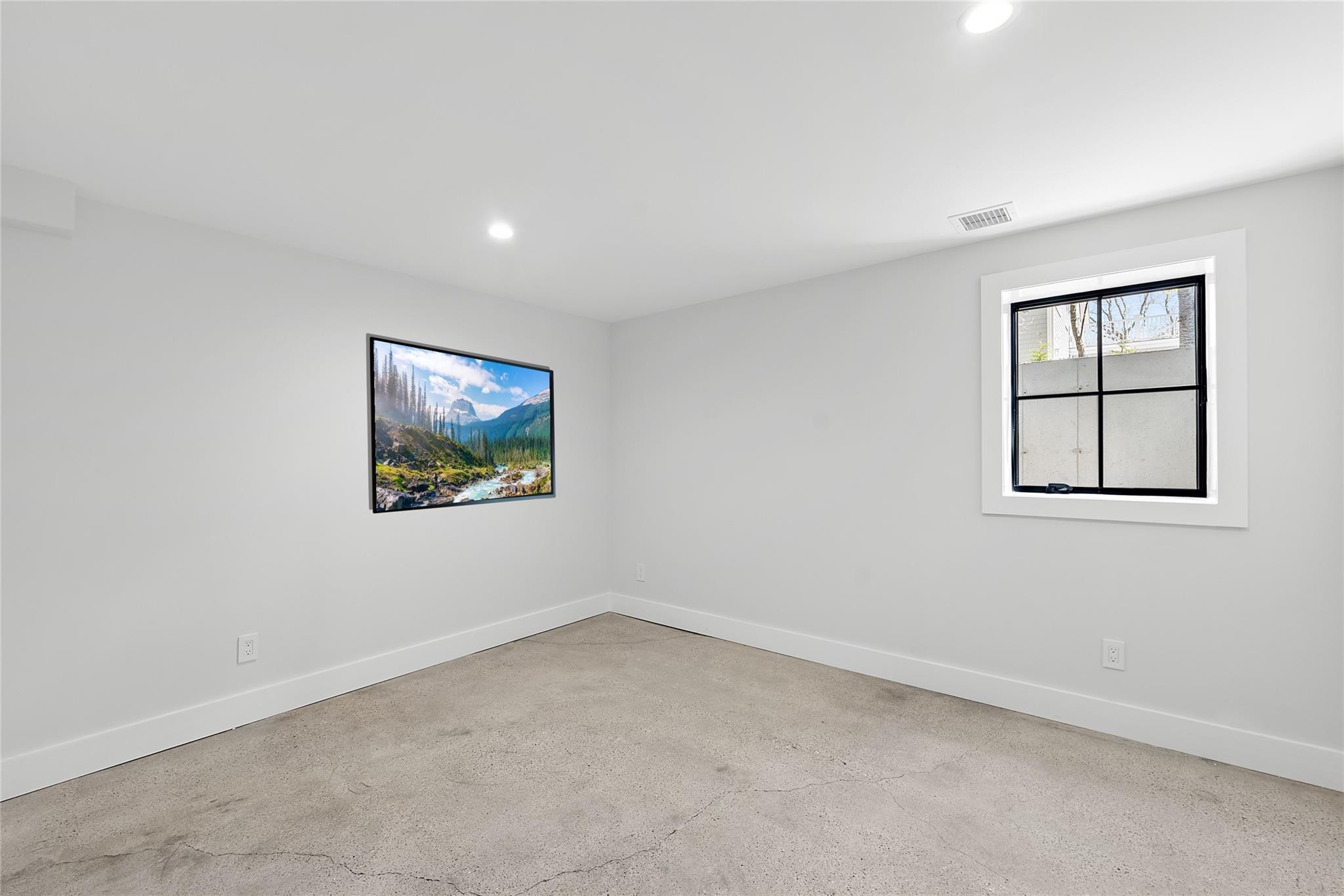 20 Boatheaders Lane N, East Hampton, NY 11937