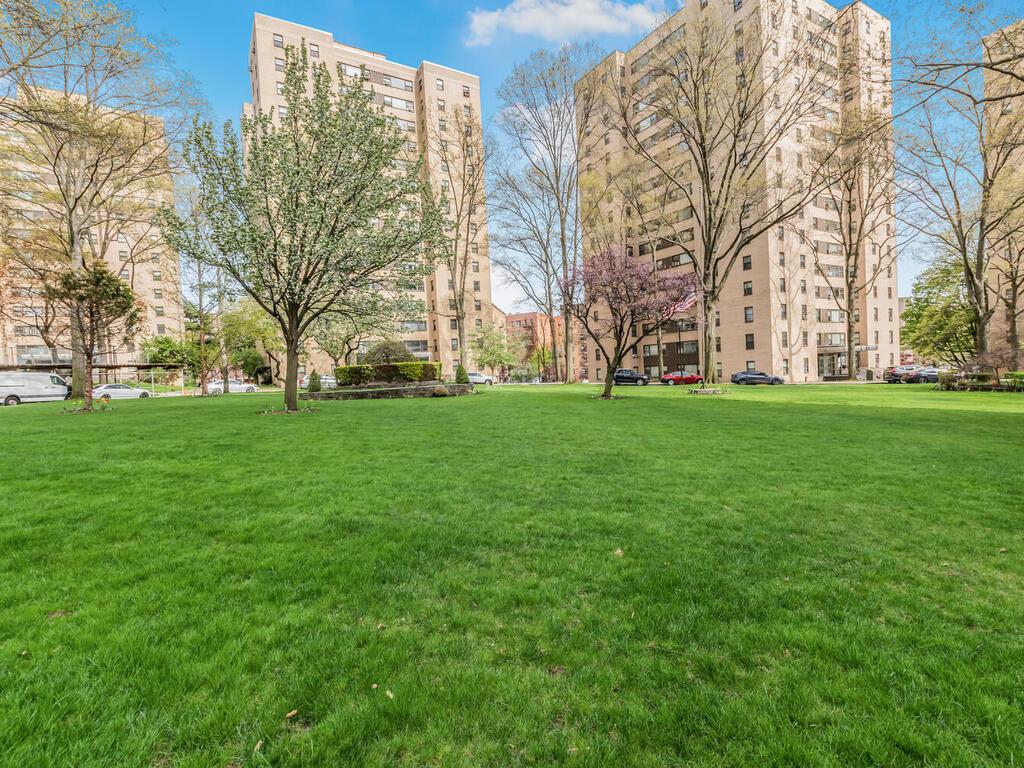 6 Fordham Hill Oval # 5D, Bronx, NY 10468