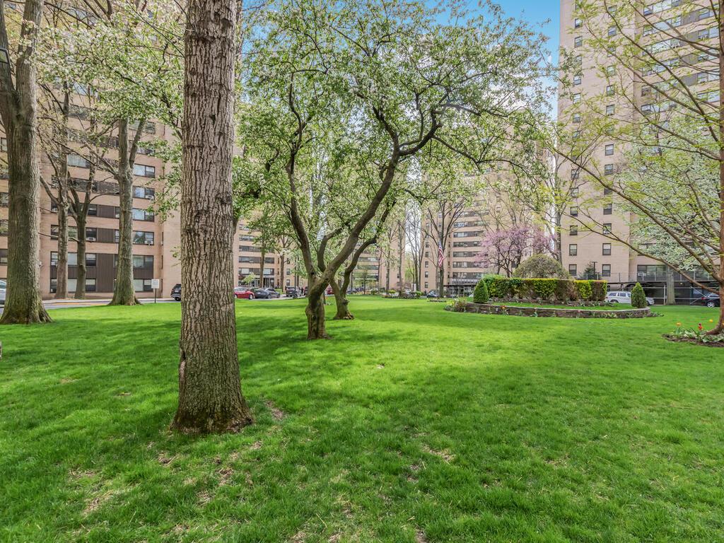 6 Fordham Hill Oval # 5D, Bronx, NY 10468